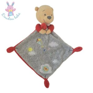 Doudou plat Winnie gris rouge nuages soleil cerf-volant DISNEY